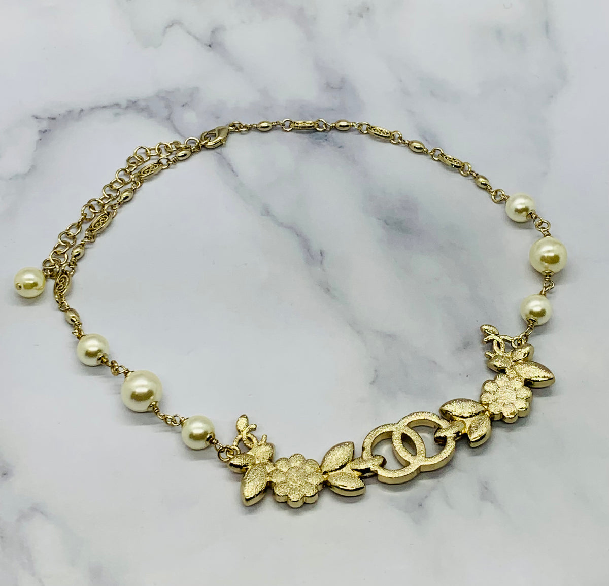 CHANEL CC Rhinestone Floral Necklace - Pre owned