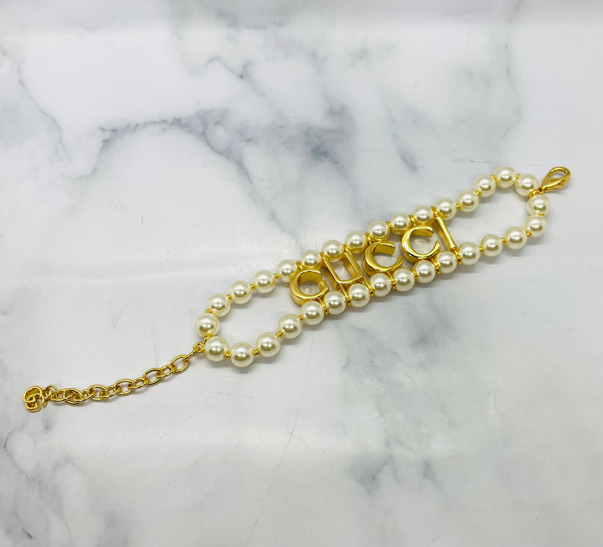 GUCCI Pearl Monogram Bracelet - Pre owned