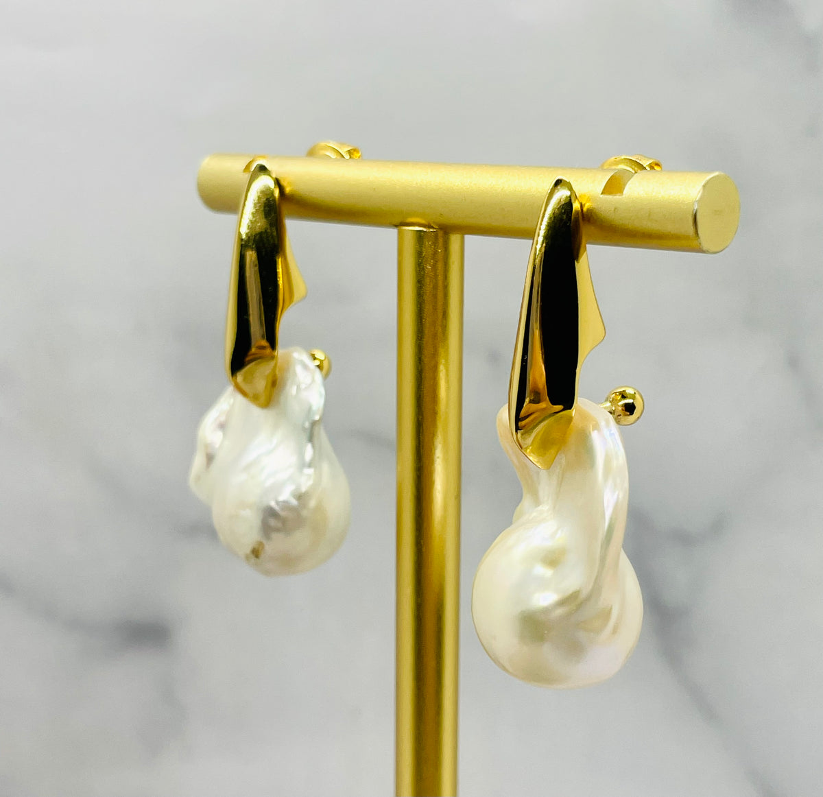 BOTTEGA VENETA Fresh Water Pearl Pendant Earrings - Pre owned