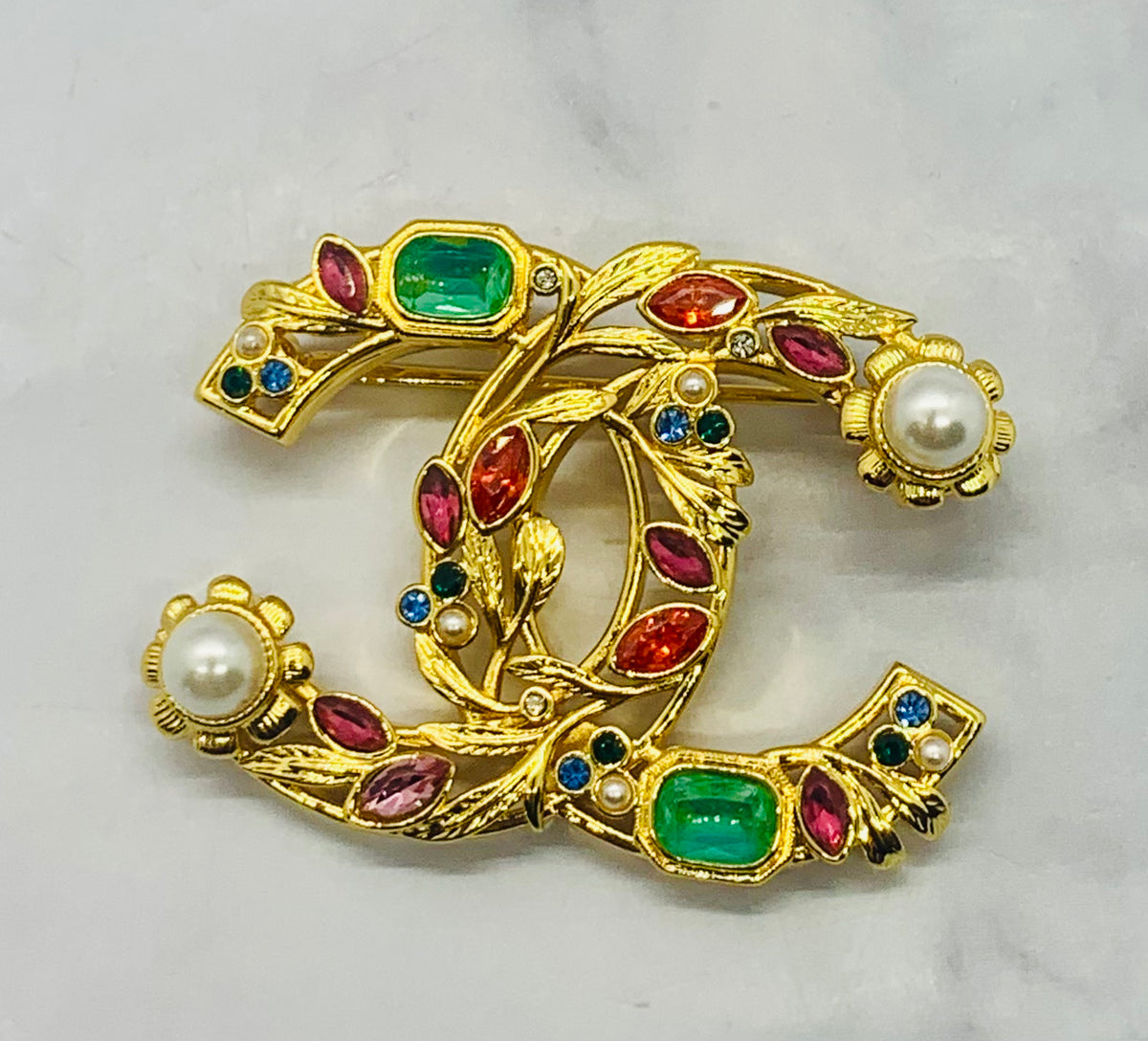 CHANEL CC Rhinestone Brooch Pin - Pre owned