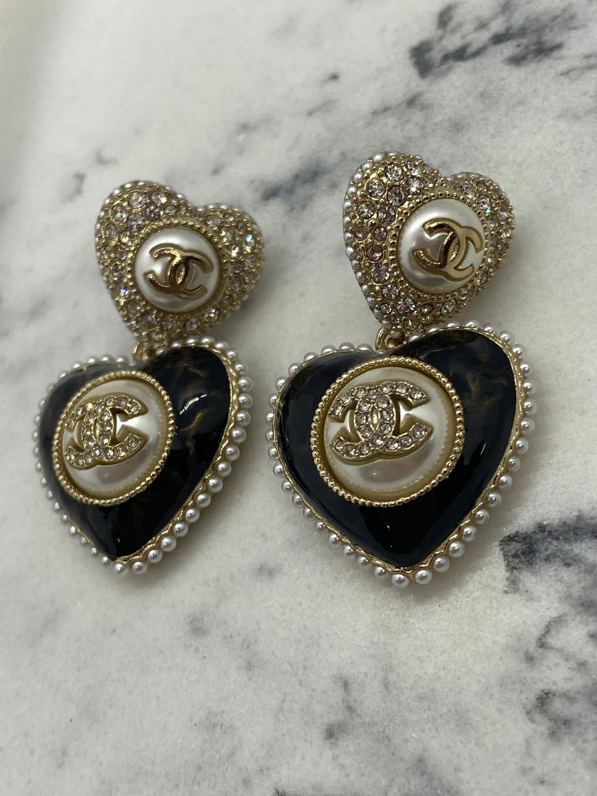 CHANEL CC Heart Pendant Earrings - Pre owned