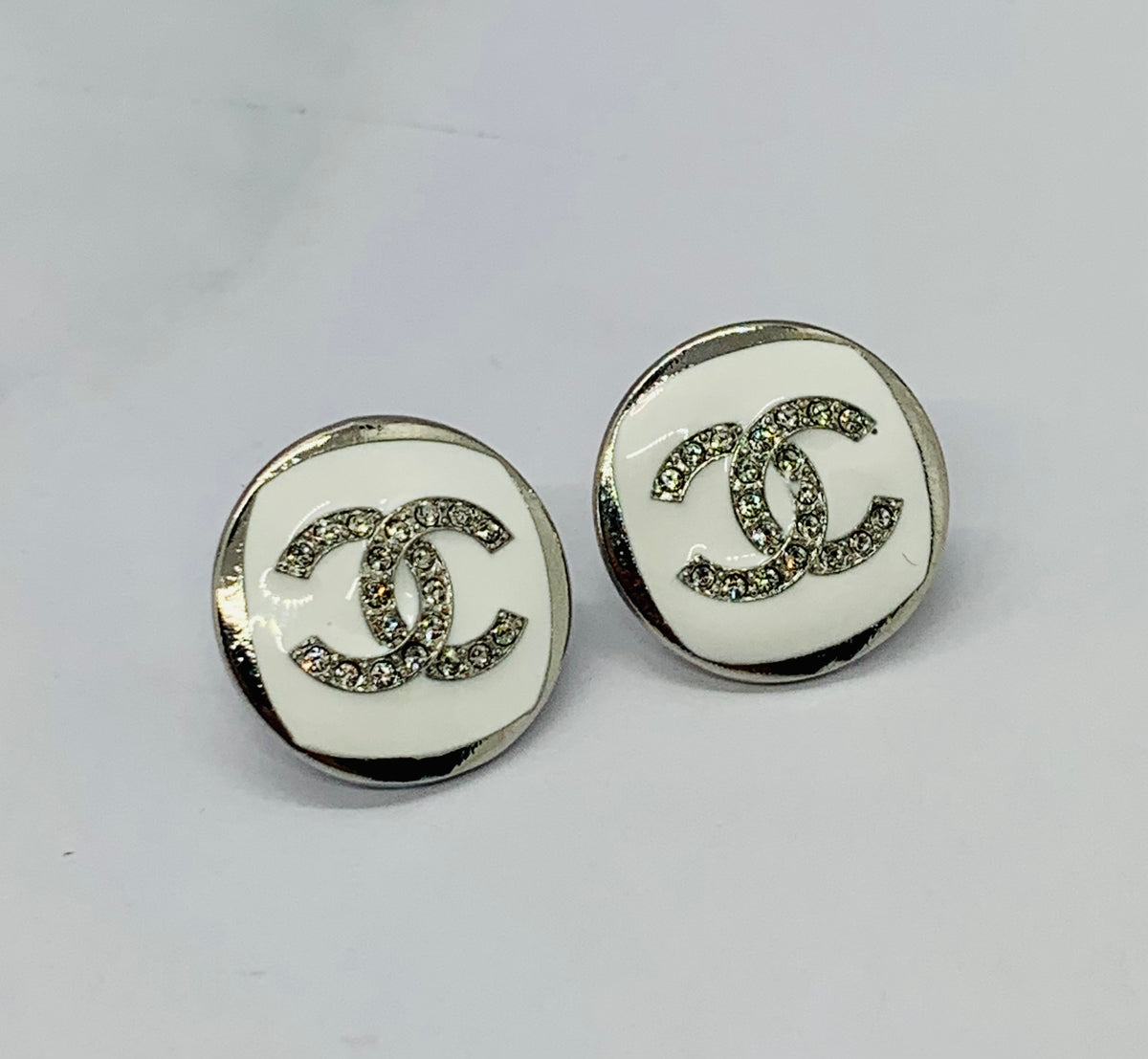 CHANEL CC White Enamel Button Earrings - Pre owned