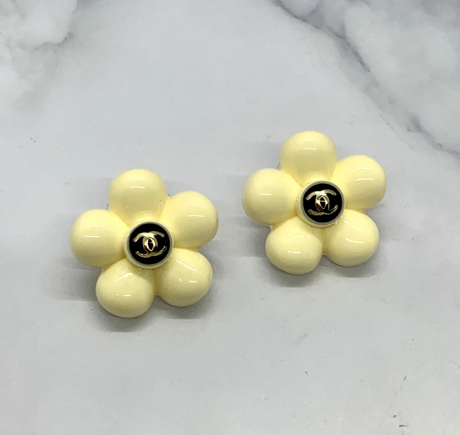 CHANEL CC Plastic Camelia Earrings - Pre owned