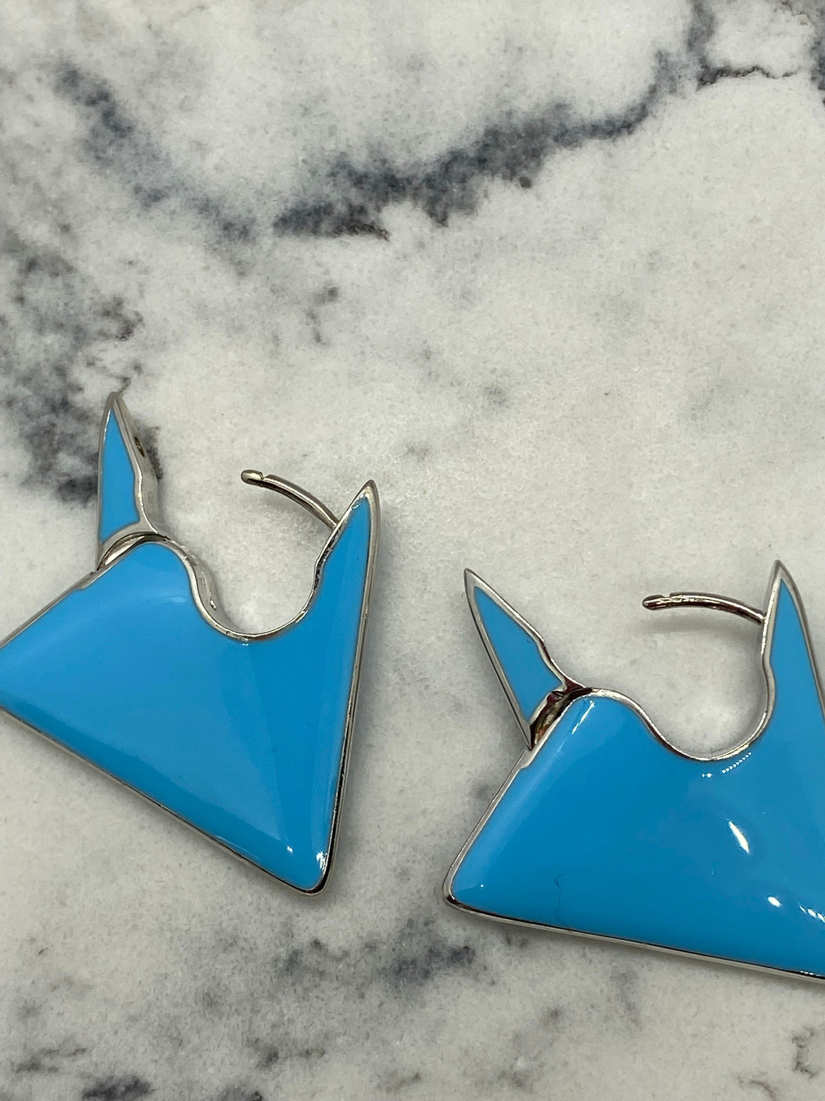 BOTTEGA VENETA Blue Triangle Hoop Silver Earrings - Pre owned