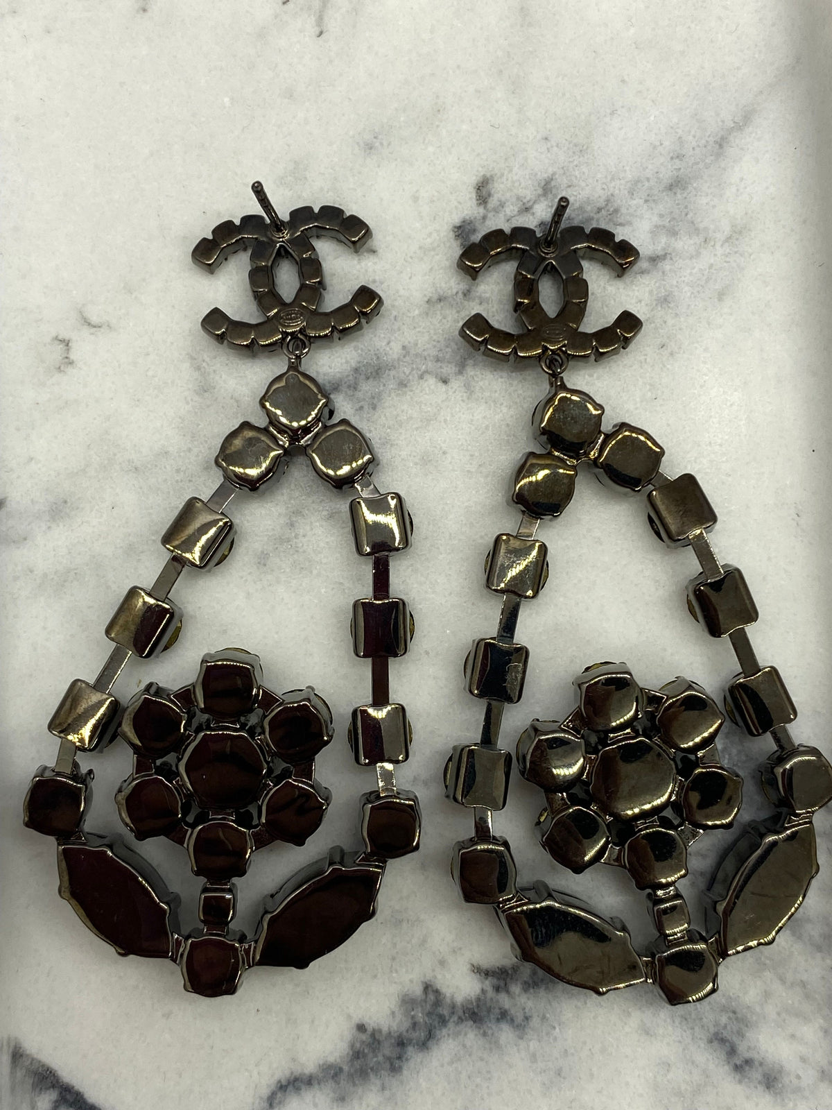 CHANEL CC Black Rhinestone Chandelier Earrings - Pre owned