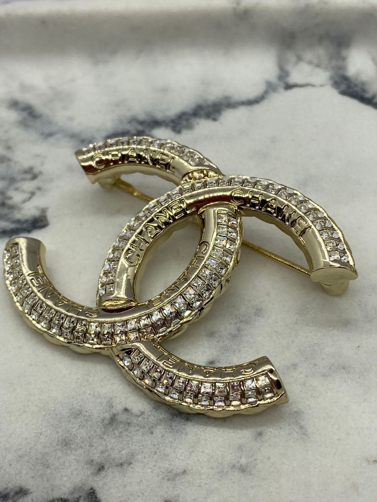 CHANEL CC Pale Gold Rhinestone Brooch Pin - Pre owned