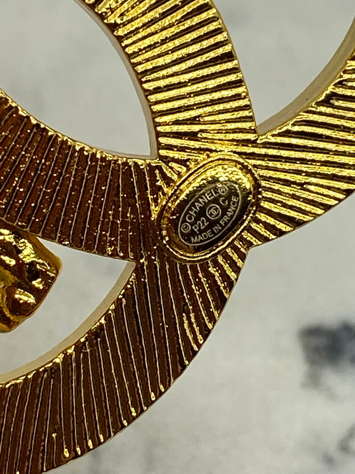 CHANEL CC Gold Tone Lion Brooch Pin - Pre owned