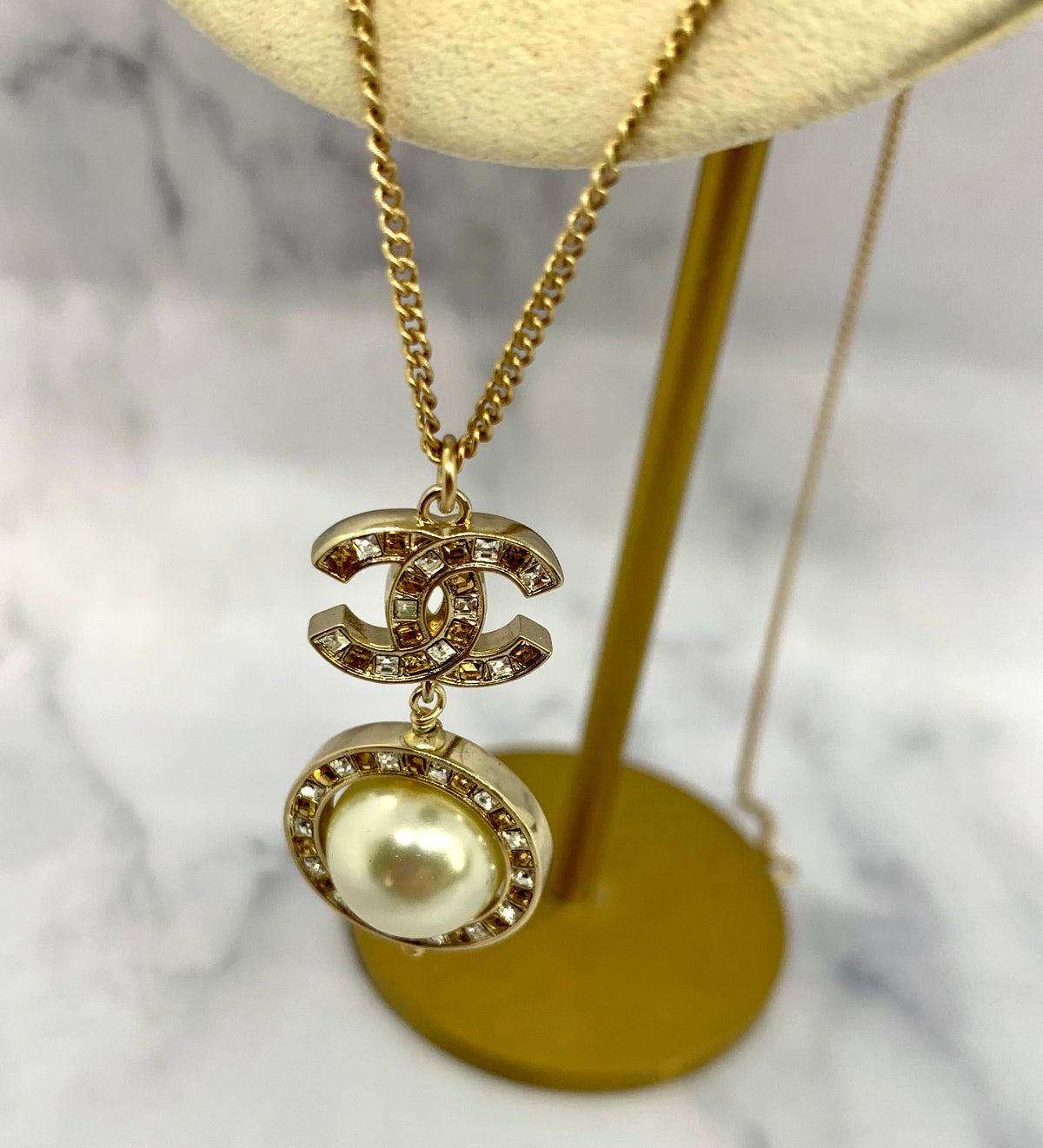 CHANEL CC 2017 Pendant Necklace - USED
