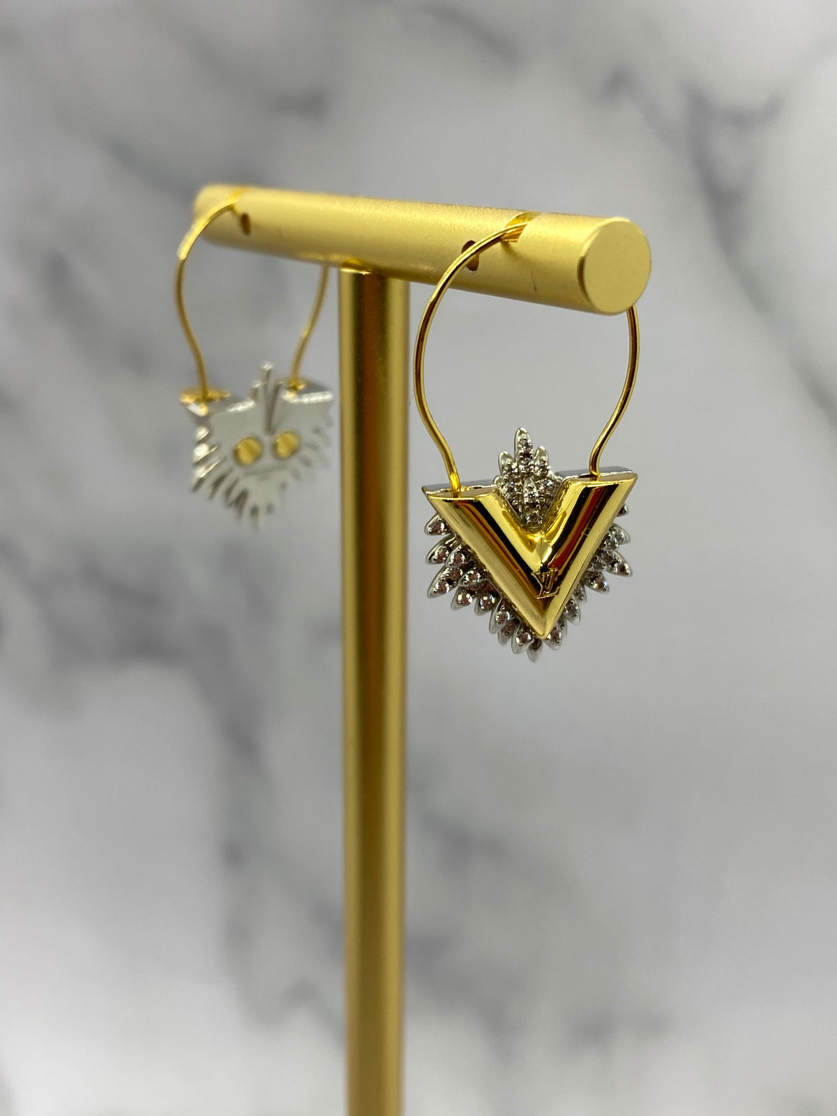 LOUIS VUITTON V Rhinestone Wire Earrings - Pre owned
