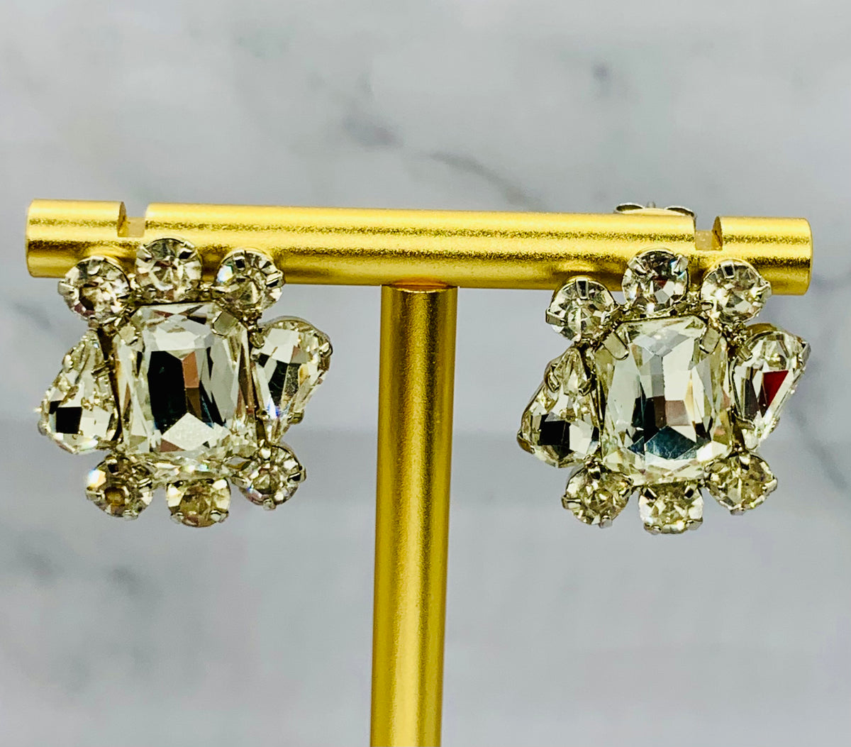Vintage Hollywood Silver-tone rhinestone cluster earrings - Pre owned / KQ4582