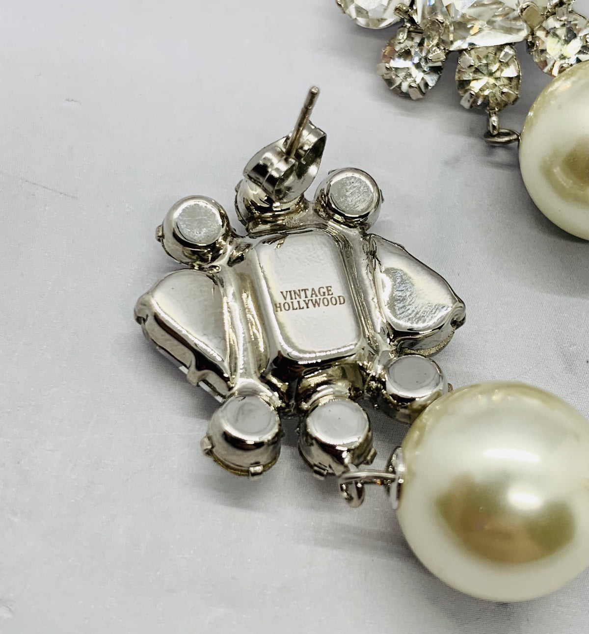 Vintage Hollywood Silver-tone pearl rhinestone cluster earrings - Pre owned / KQ4583