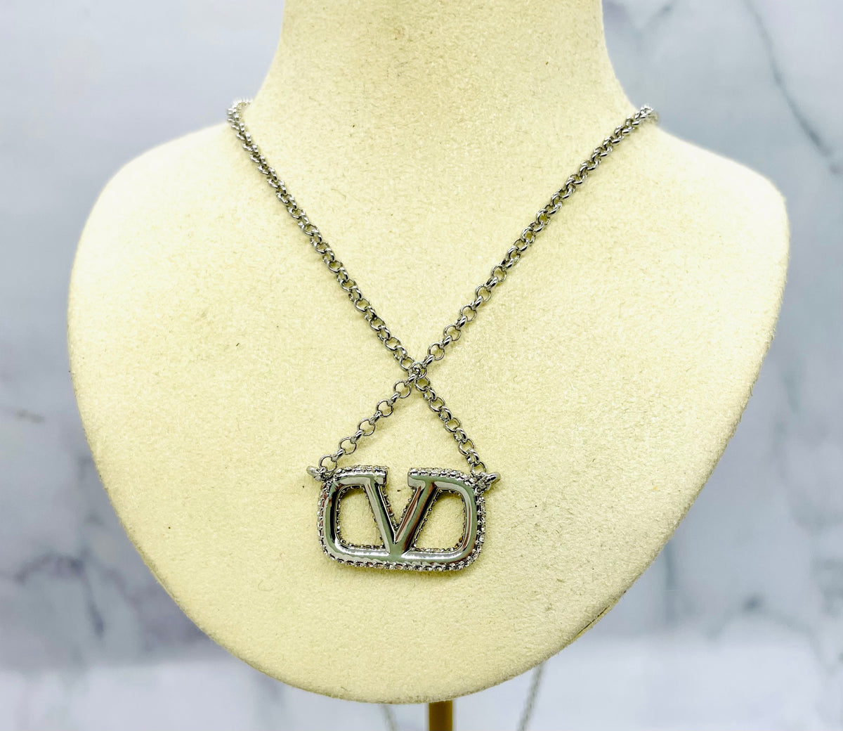 VALENTINO V Rhinestone Monogram Necklace - Pre-Owned — 2