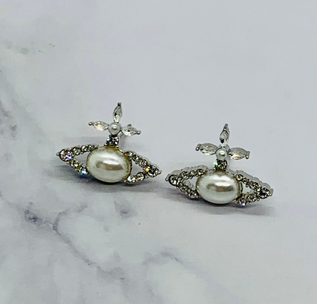 VIVIENNE WESTWOOD Orb Pearl Earrings - Pre-Owned — 1