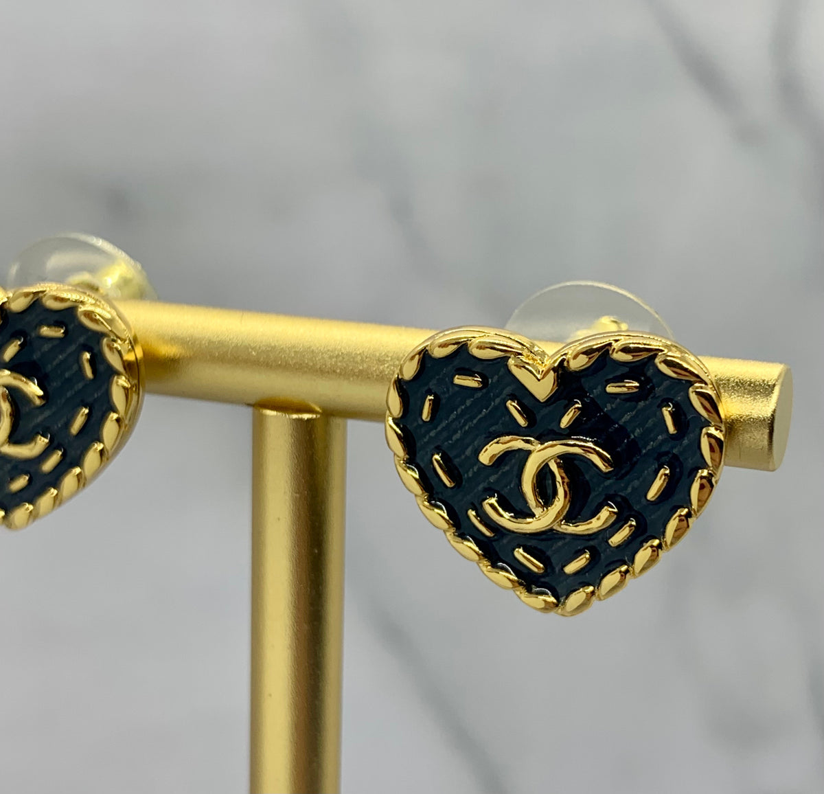 CHANEL CC Heart Earrings - Pre-Owned — 6