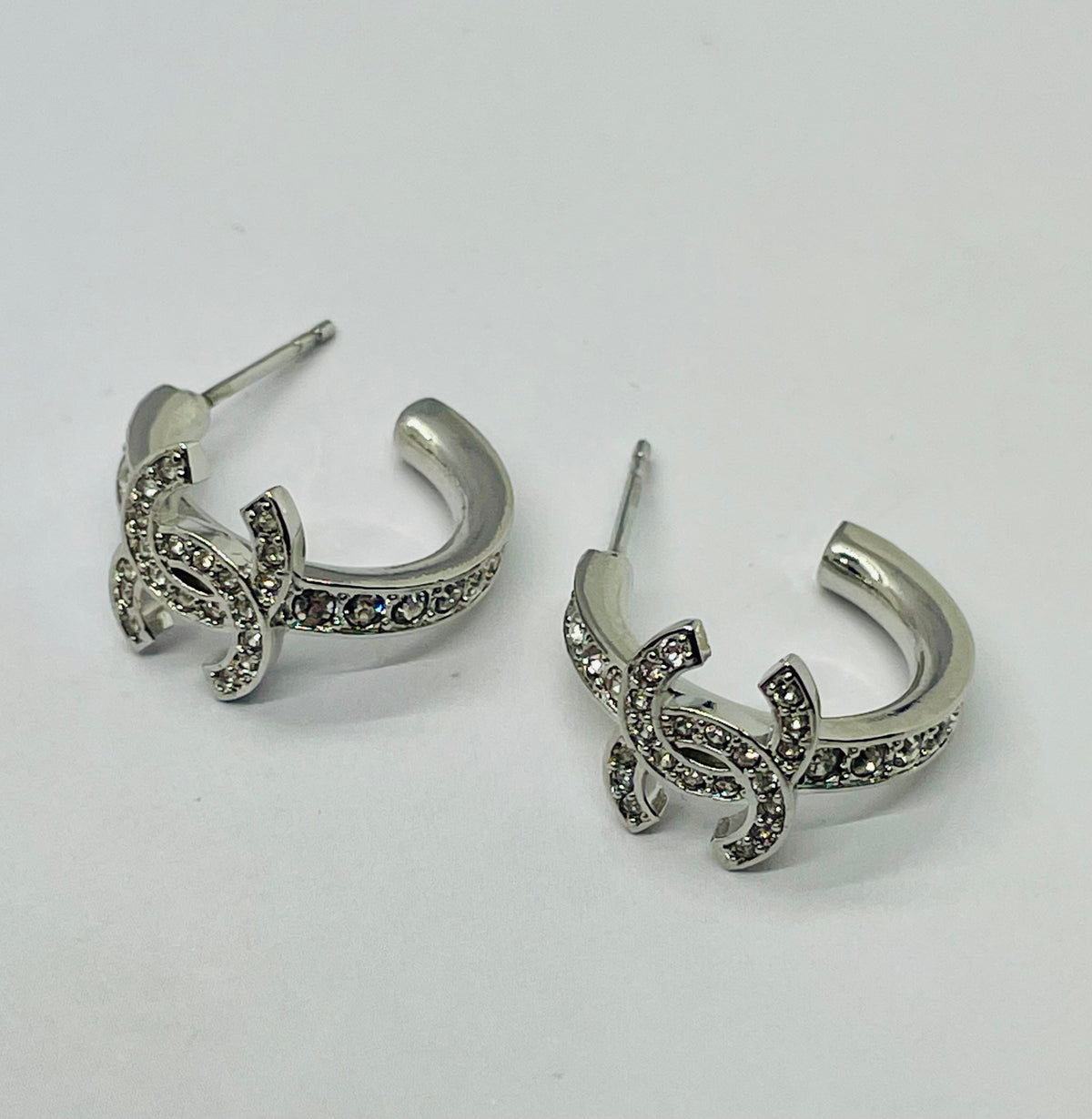 CHANEL CC Silver Tone Rhinestone Hoop Earrings - Pre-Owned
