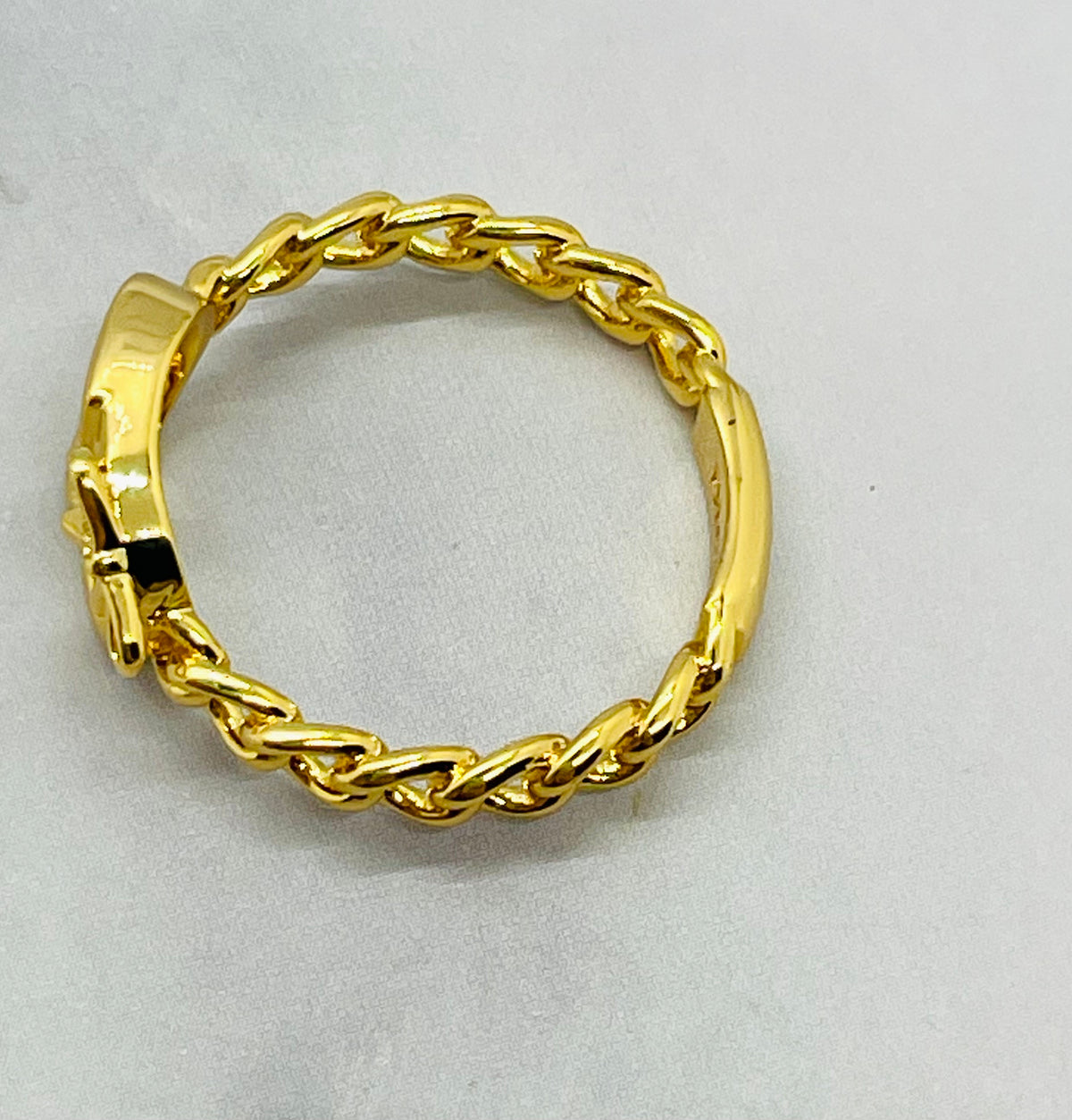 CHRISTIAN DIOR CD Gold Tone Bow Chain Ring Size 7 - Pre-Owned — 3
