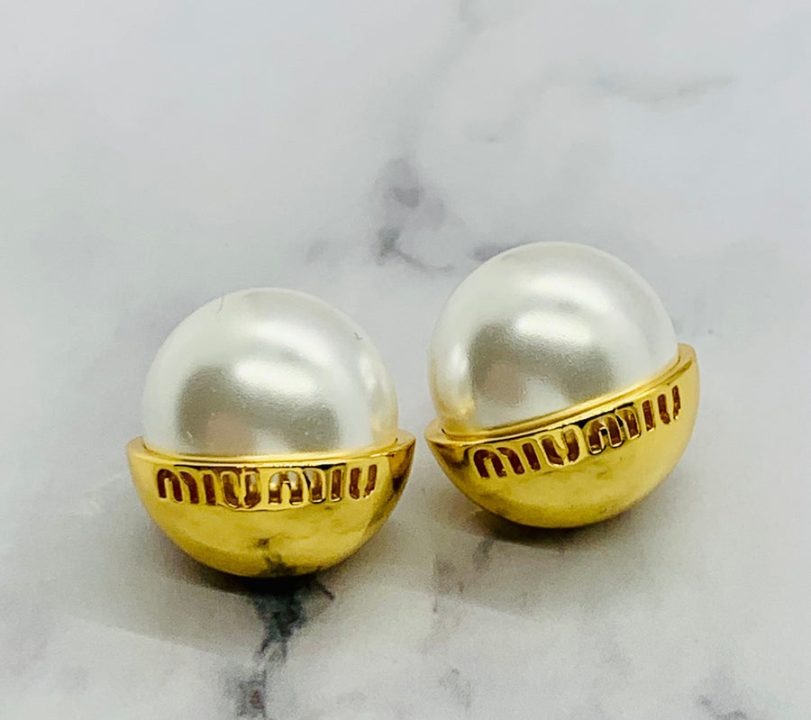 MIU MIU Half Pearl Earrings - Pre-Owned — 1