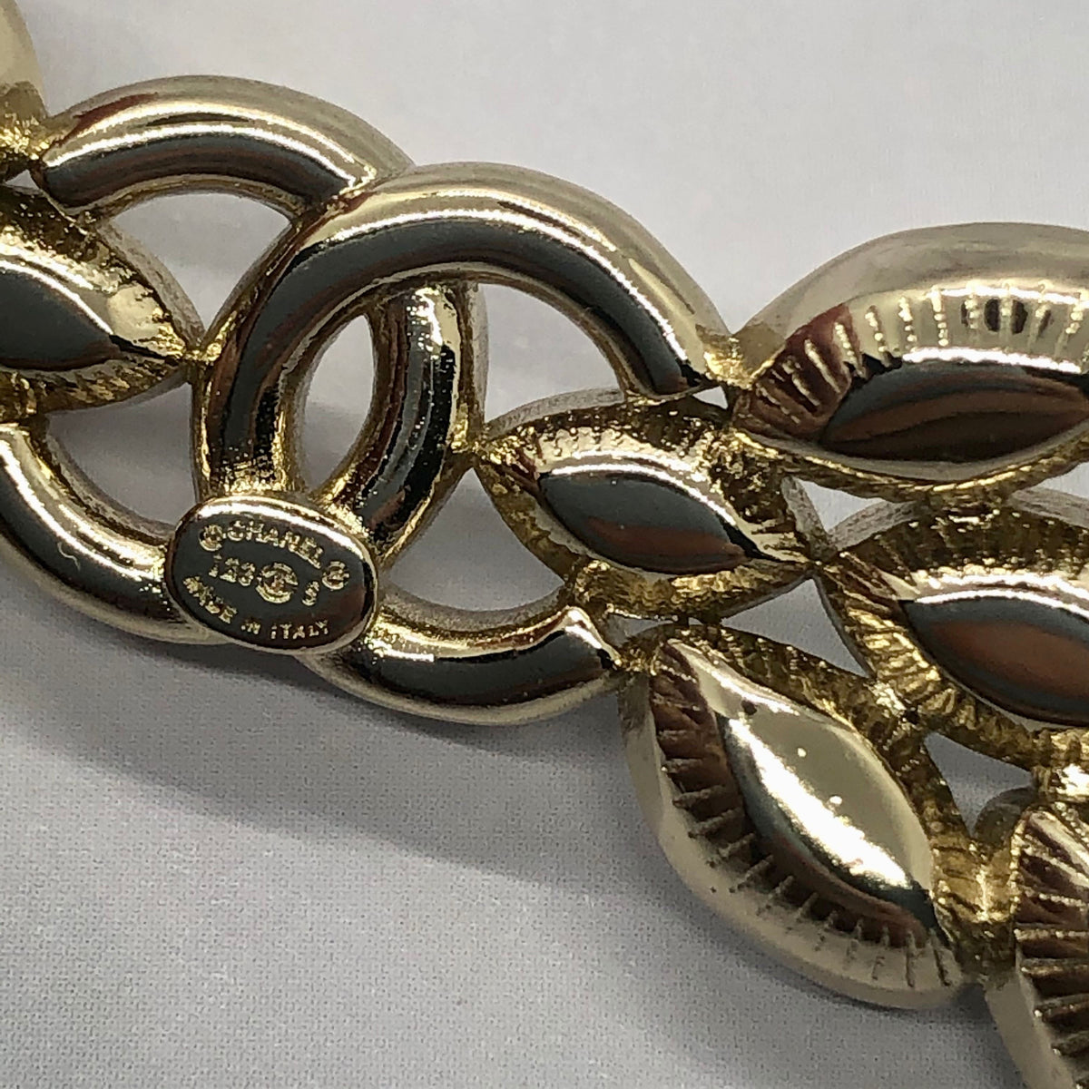 CHANEL CC Rhinestone Brooch Pin - Pre-Owned — 3