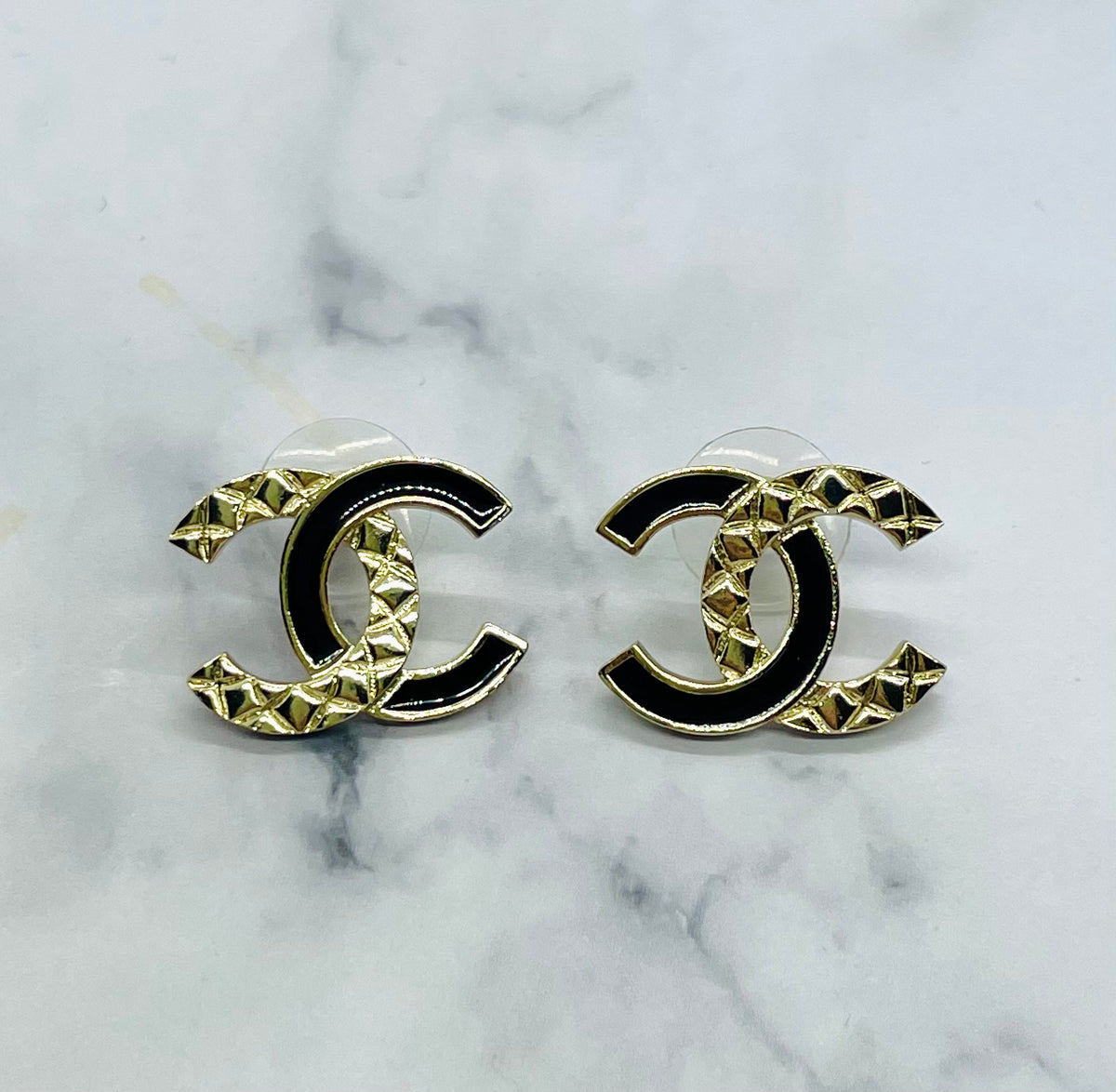 CHANEL CC Black Quilted Earrings - Pre-Owned — 1
