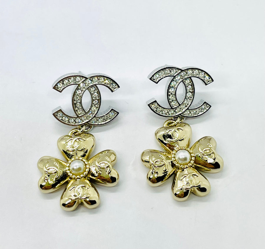 CHANEL CC Rhinestone Floral Pendant Earrings - Pre-Owned — 1