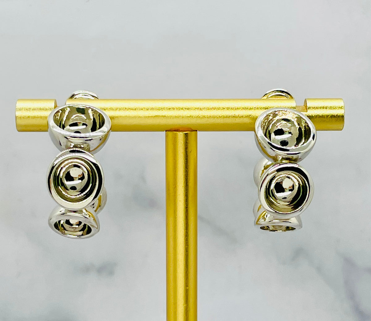 BOTTEGA VENETA Silver Bubble Hoop Earrings - Pre-Owned / MJ6384 — 3