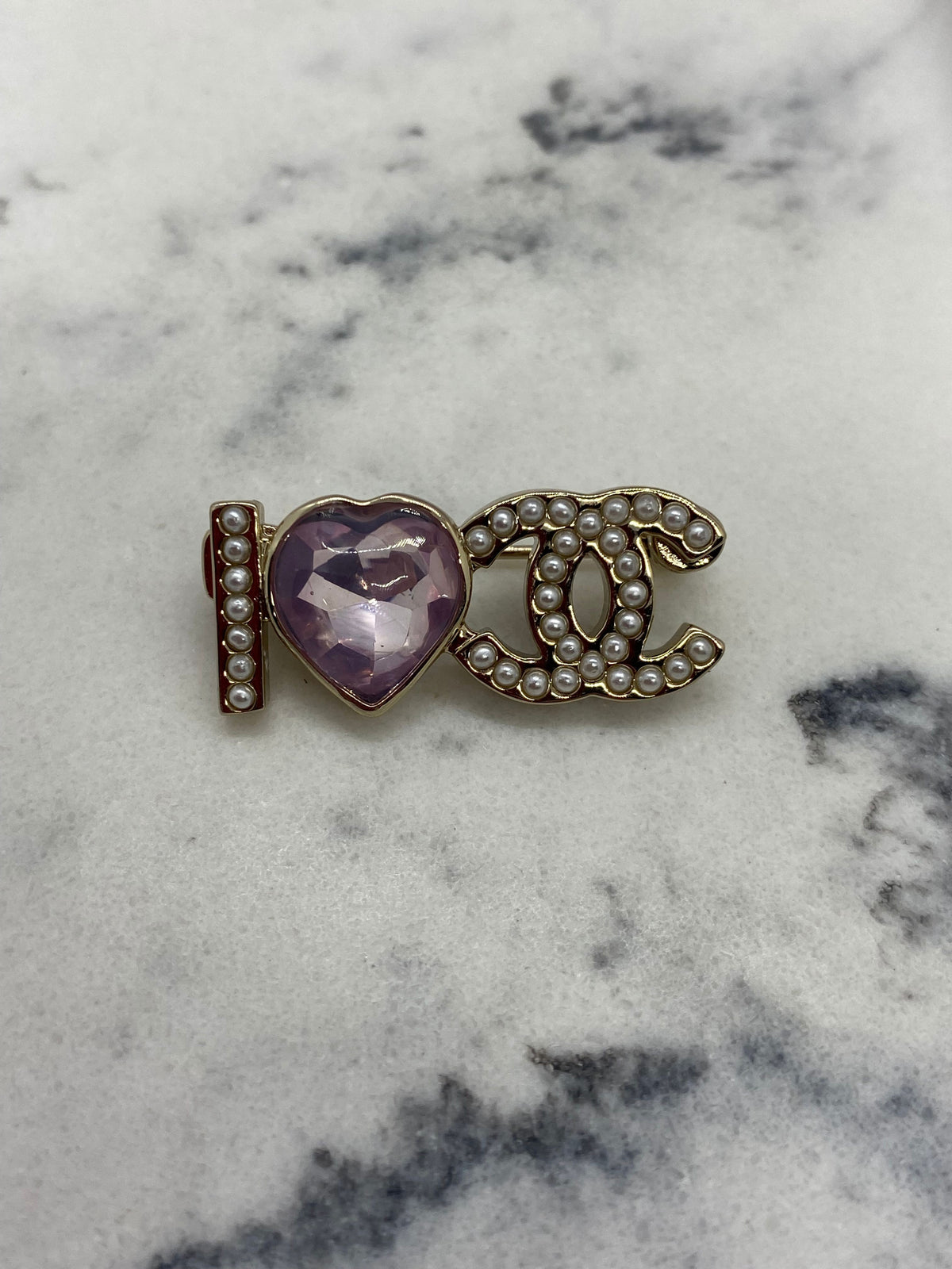 CHANEL I heart CC Small Brooch Pin - Pre-Owned — 1