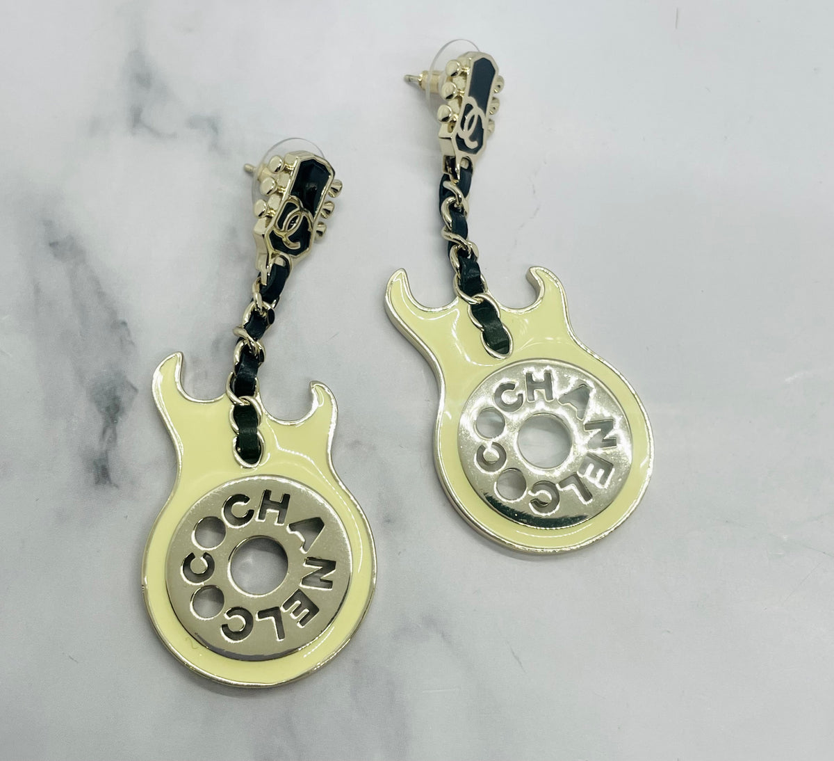 CHANEL CC Rock Guitar Enamel Pendant Earrings - Pre-Owned