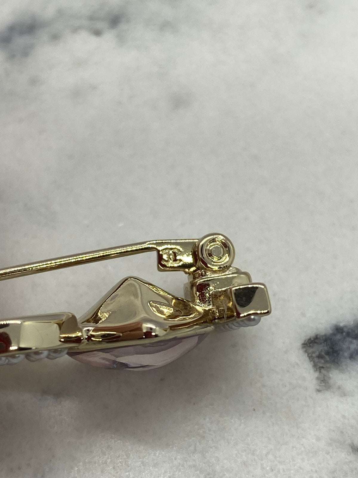 CHANEL I heart CC Small Brooch Pin - Pre-Owned — 3