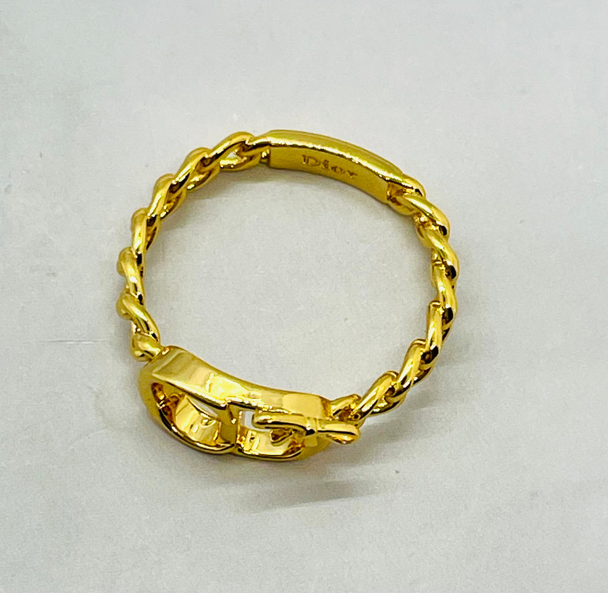 CHRISTIAN DIOR CD Gold Tone Bow Chain Ring Size 7 - Pre-Owned — 5