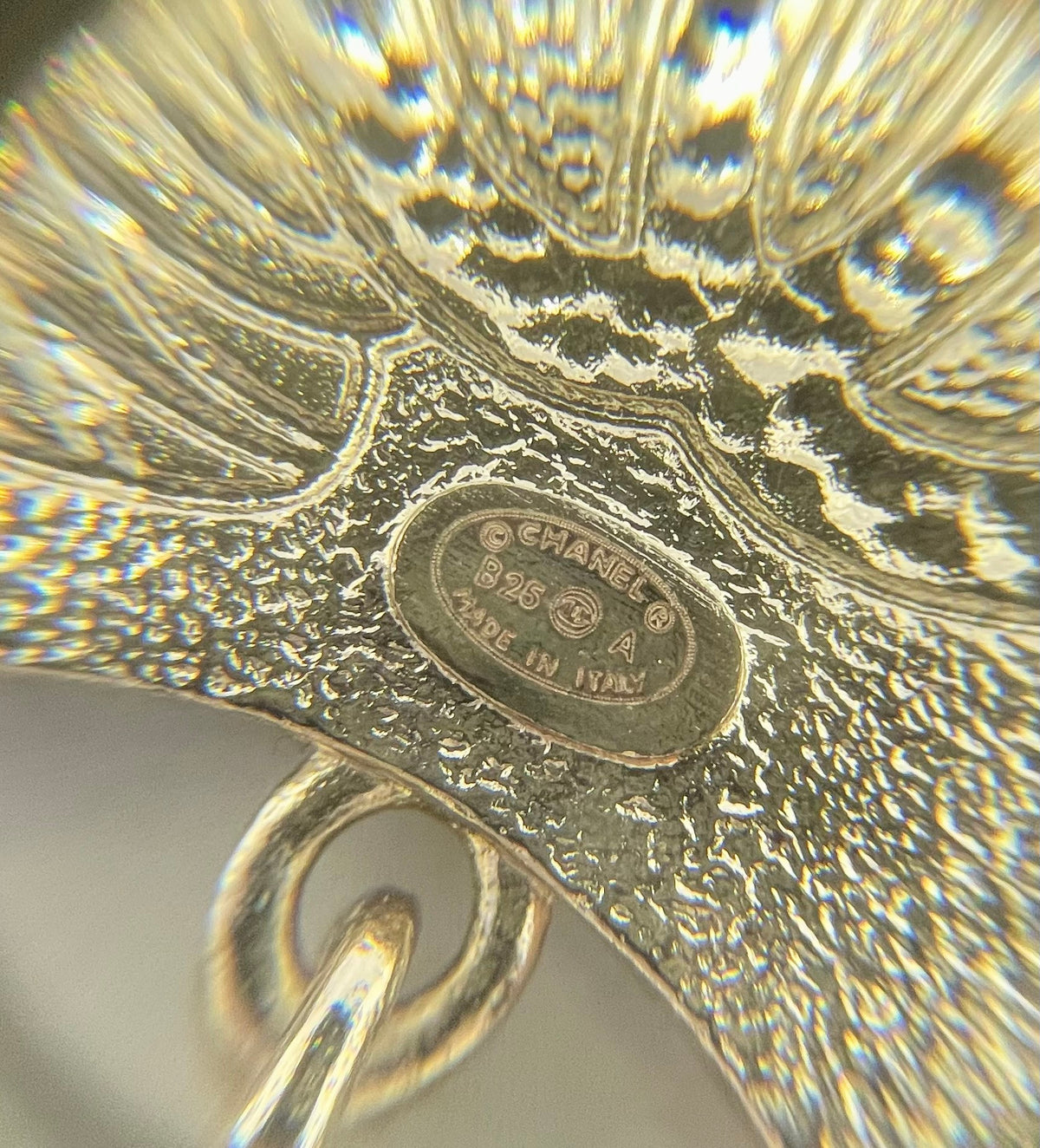 CHANEL CC Fan Brooch Pin - Pre-Owned — 2