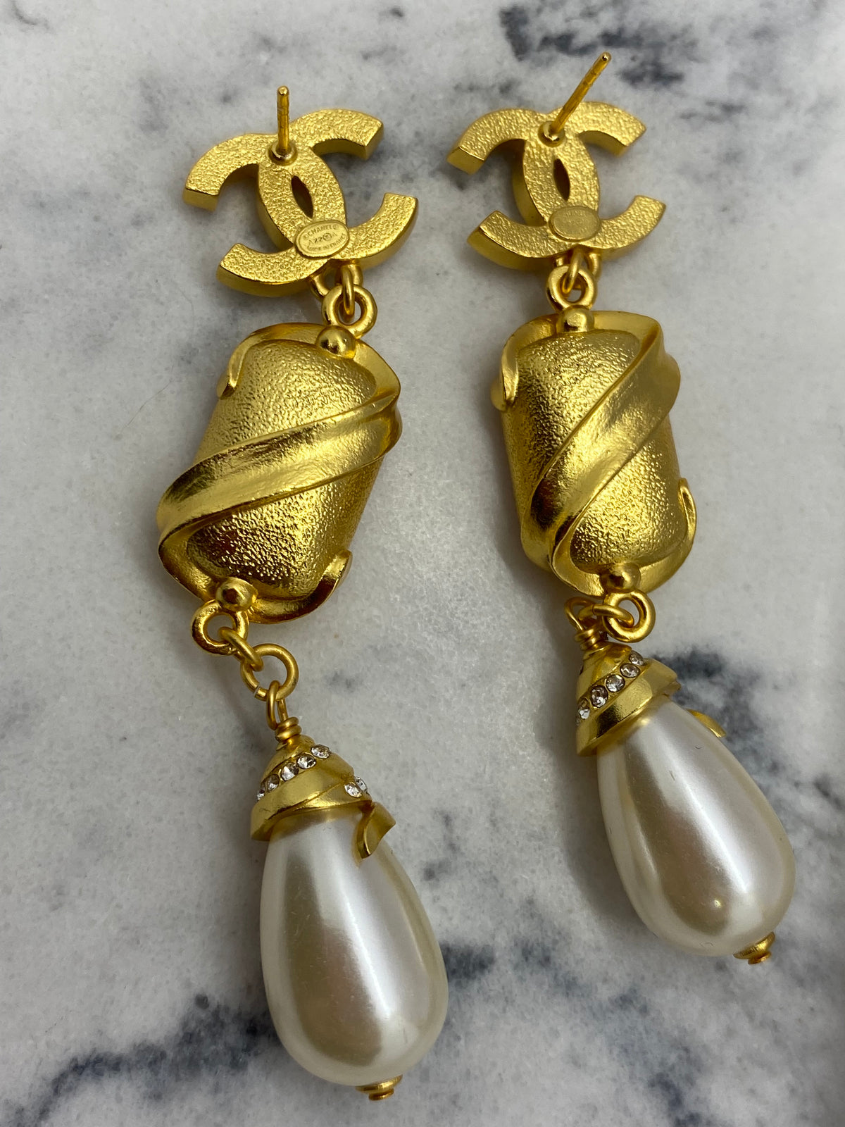 CHANEL CC Peach Pendant Rhinestone Earrings - USED